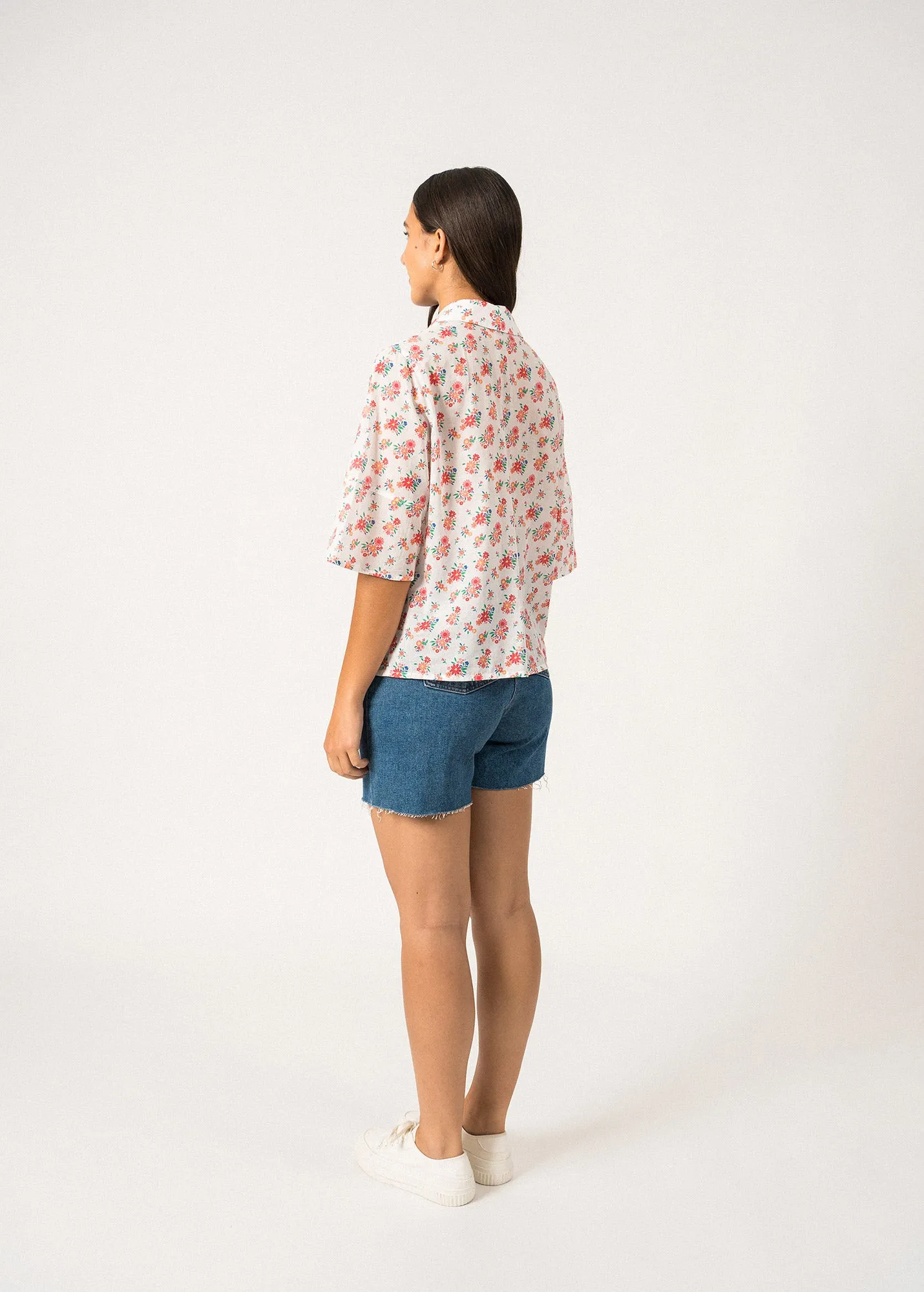 Chemise fleurie Zora - manches courtes (FLORAL BLANC)