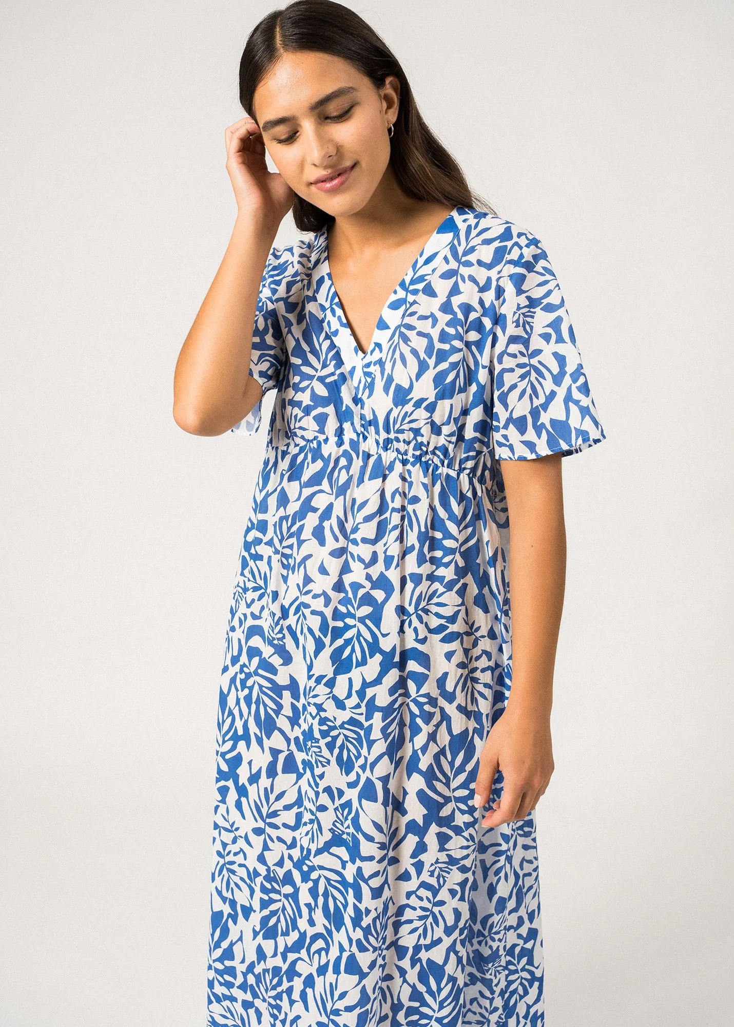 Robe longue Ccilia - en voile de coton (BLANC/MER)