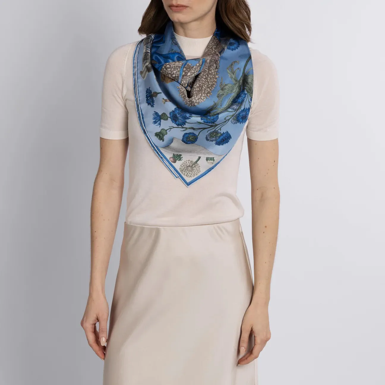 SABINA SAVAGE - LONDON BRIDGE IS FALLING DOWN SILK TWILL SCARF 90CM POWDER/FROST