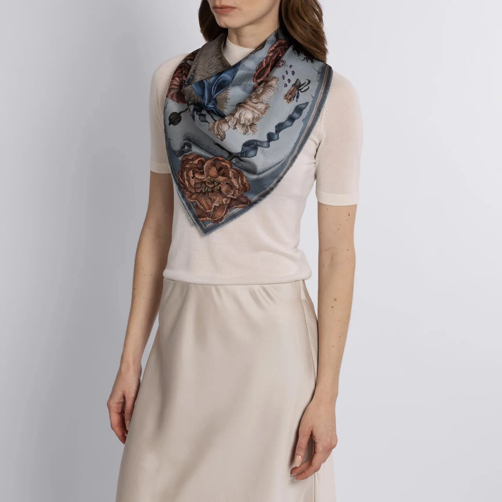 SABINA SAVAGE - RING A RING O' ROSES SILK TWILL SCARF 90CM GLACIER/BALLET